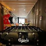 Sejour Insolite Dans Un Container Amenage A Avec Borne D'arcade Et Babyfoot アパート *