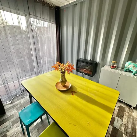 Apartman Sejour Insolite Dans Un Container Amenage A Berck