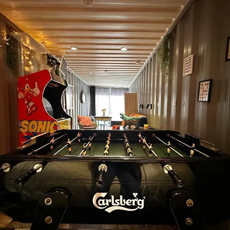 Sejour Insolite Dans Un Container Amenage A Avec Borne D'arcade Et Babyfoot 公寓 *