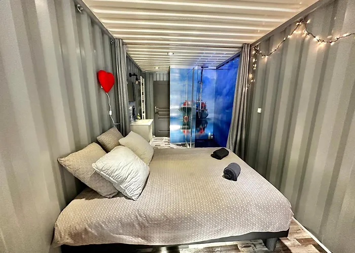 Апартаменты Sejour Insolite Dans Un Container Amenage A Avec Borne D'arcade Et Babyfoot *