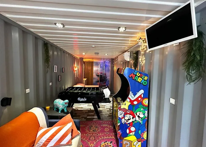 Sejour Insolite Dans Un Container Amenage A Avec Borne D'arcade Et Babyfoot Апартаменты